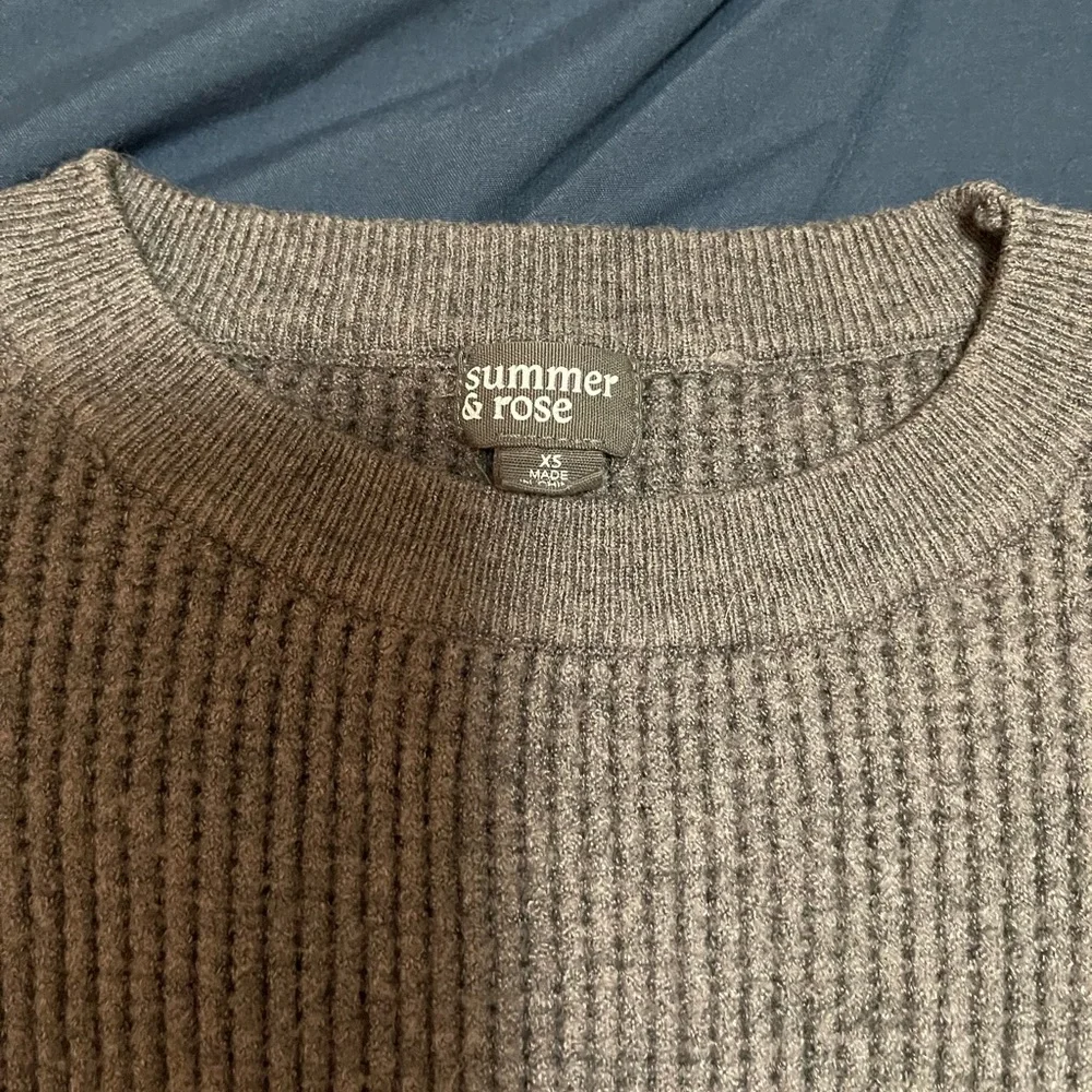 Sweater - Picture 3 of 3